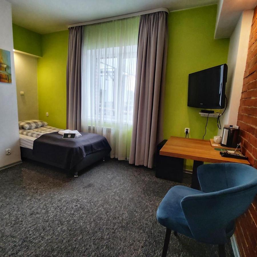 Rj Hotel Пабянице Екстериор снимка