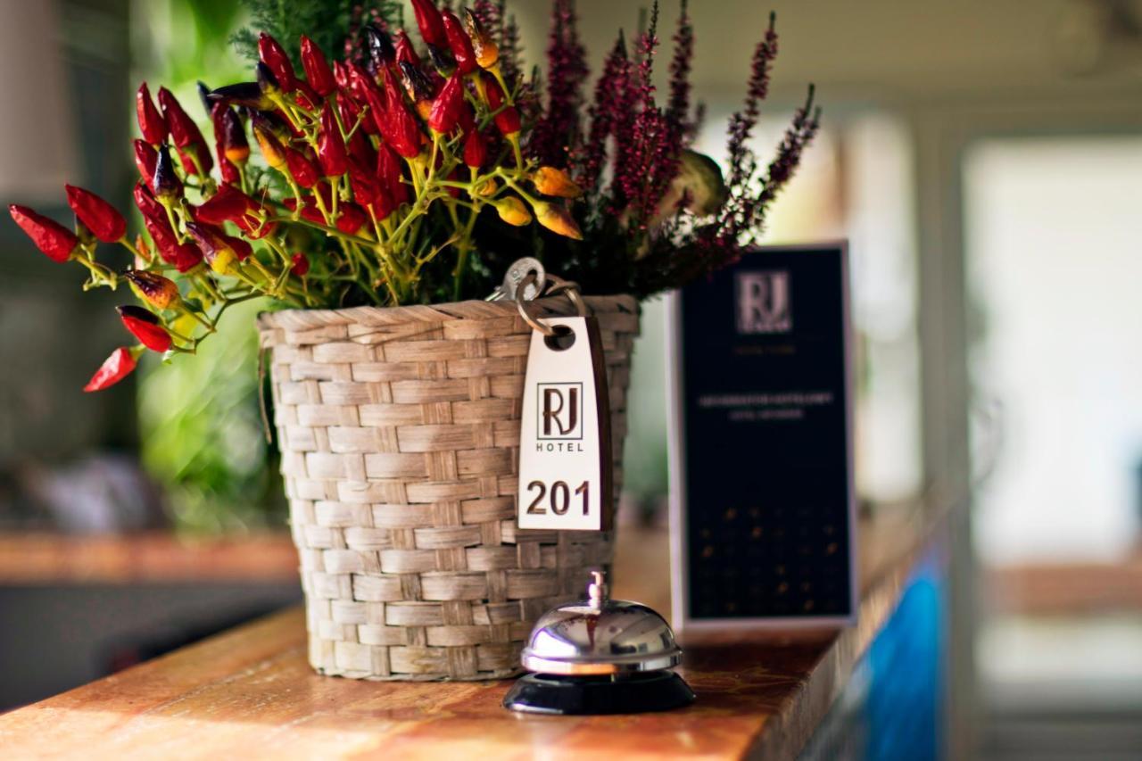 Rj Hotel Пабянице Екстериор снимка